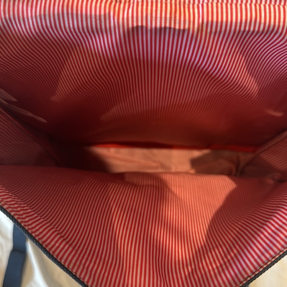 Herschel Backpack - Picture 6 of 8